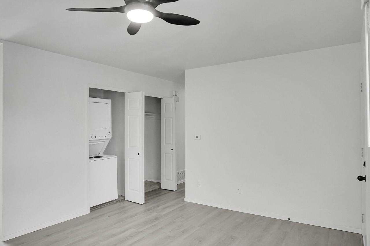 4485 Wordsworth Cir N - Photo 3 of 33