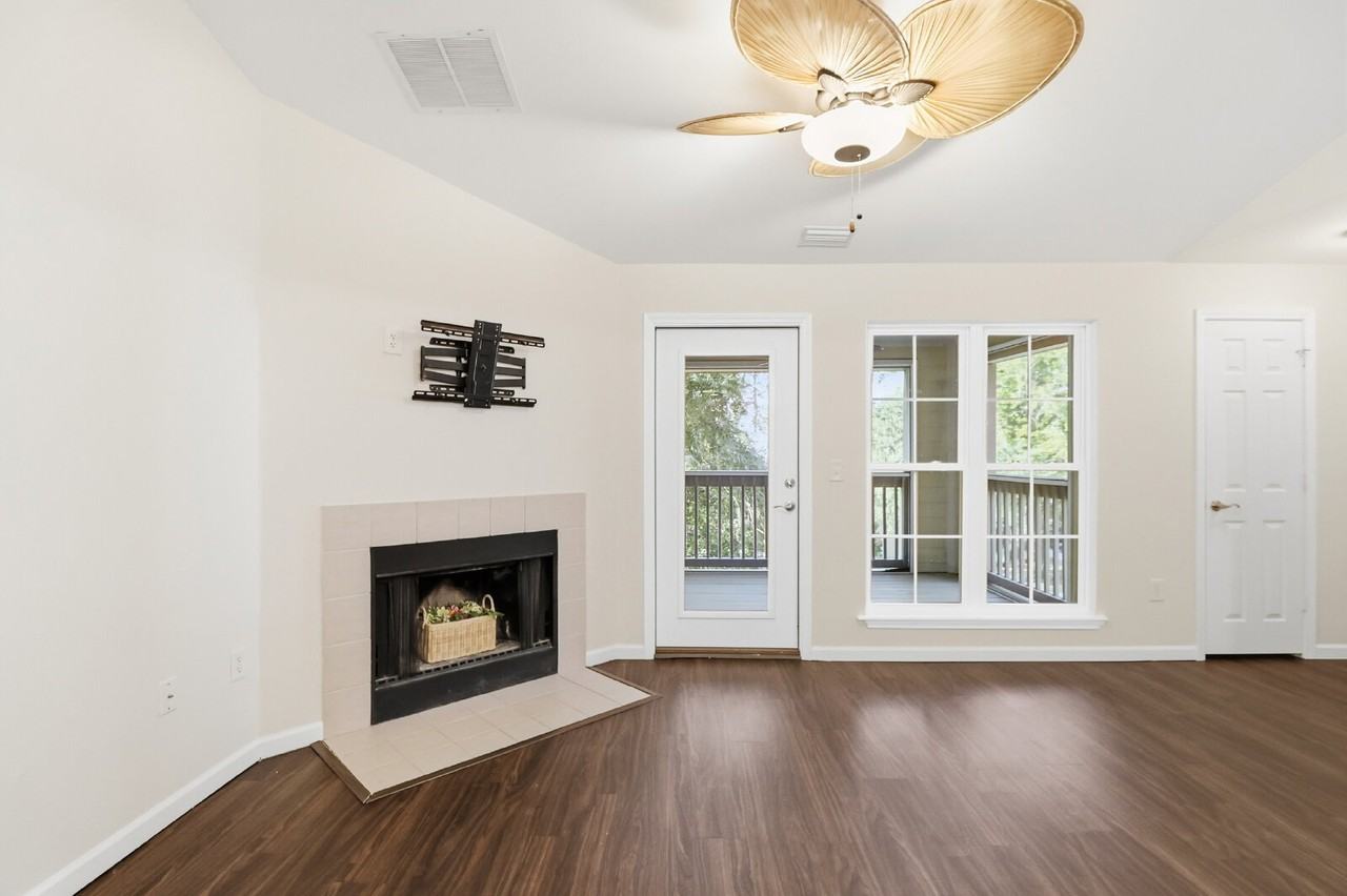 380 Marshland Rd #J35 - Photo 2 of 41