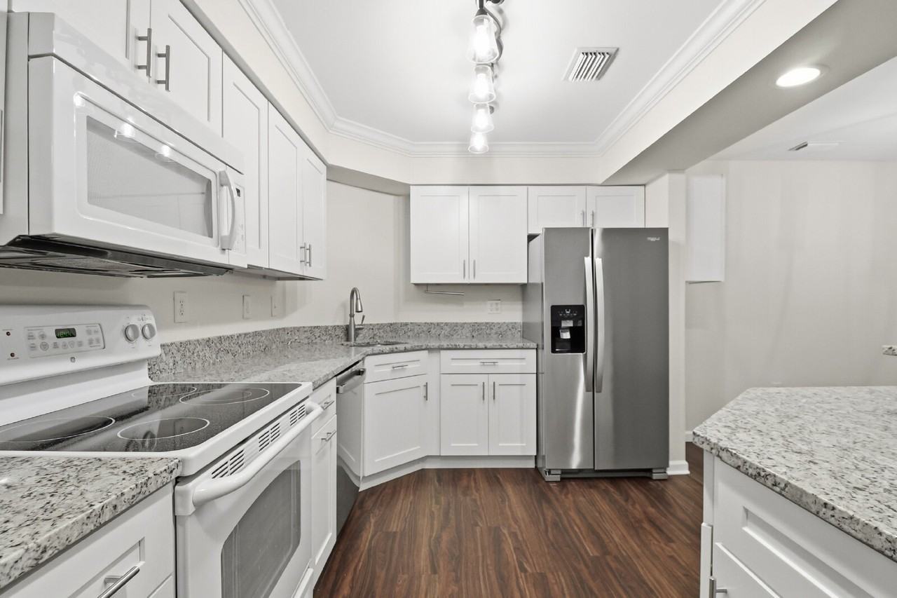 380 Marshland Rd #J35 - Photo 7 of 41