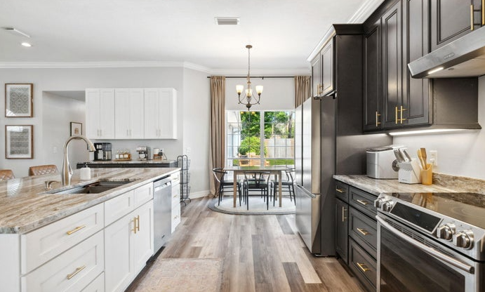 4050 Mary Kathryn Cir - Photo 3 of 33