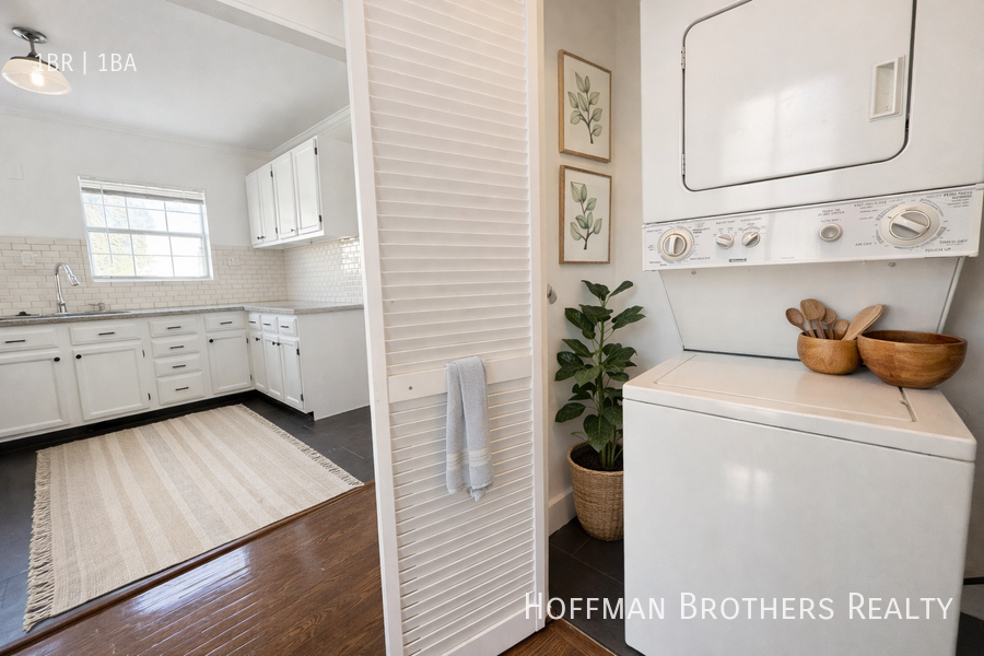 1251 N Beachwood Dr #1-2 - Photo 2 of 8