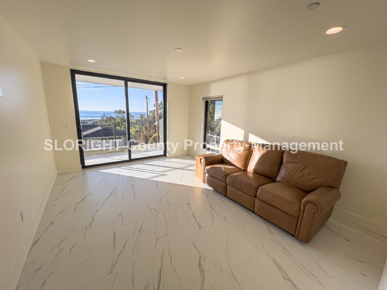 2670 Laurel Ave - Photo 4 of 37