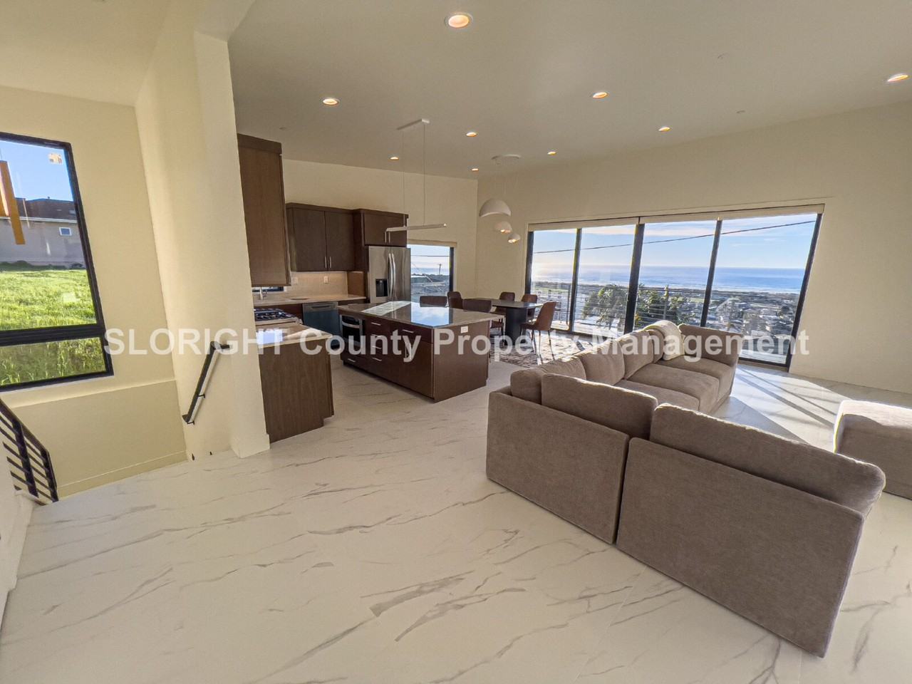 2670 Laurel Ave - Photo 5 of 41