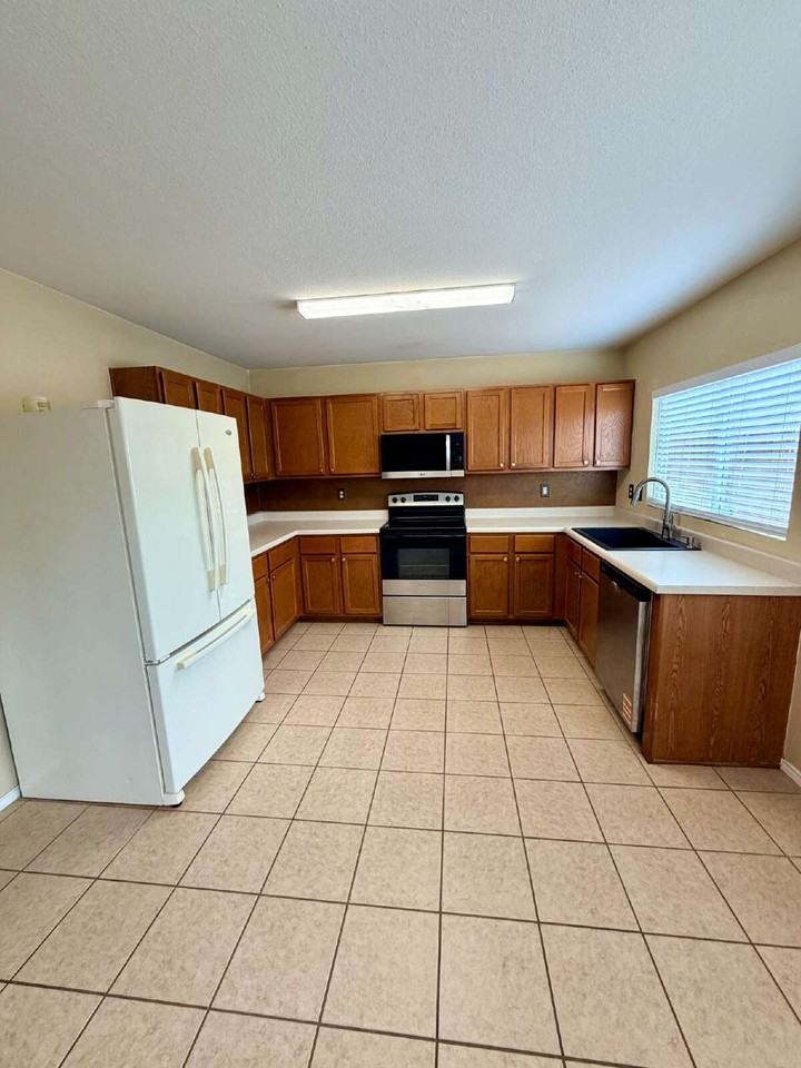 25526 Gold Yarrow - Photo 6 of 22