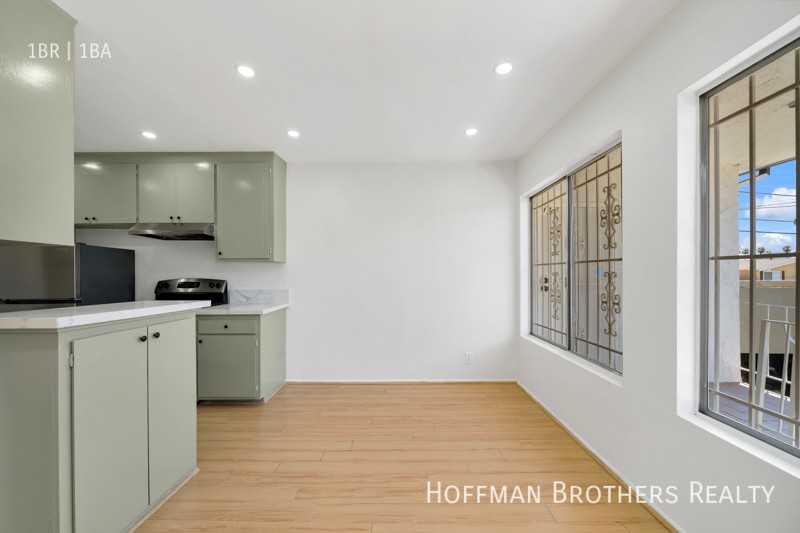 200 N Oxford Ave #11 - Photo 6 of 15