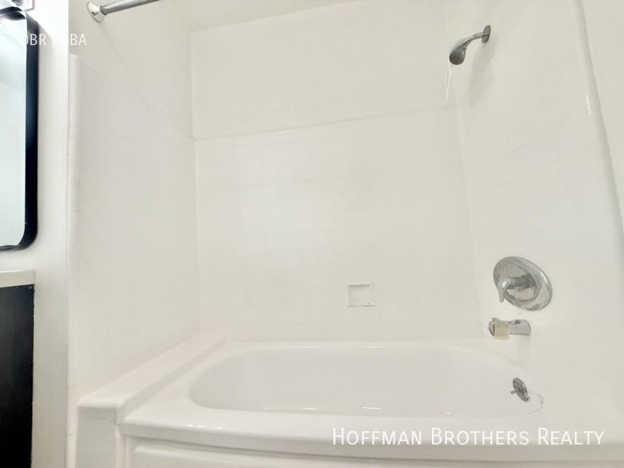 905 Fedora St #905 - Photo 3 of 5