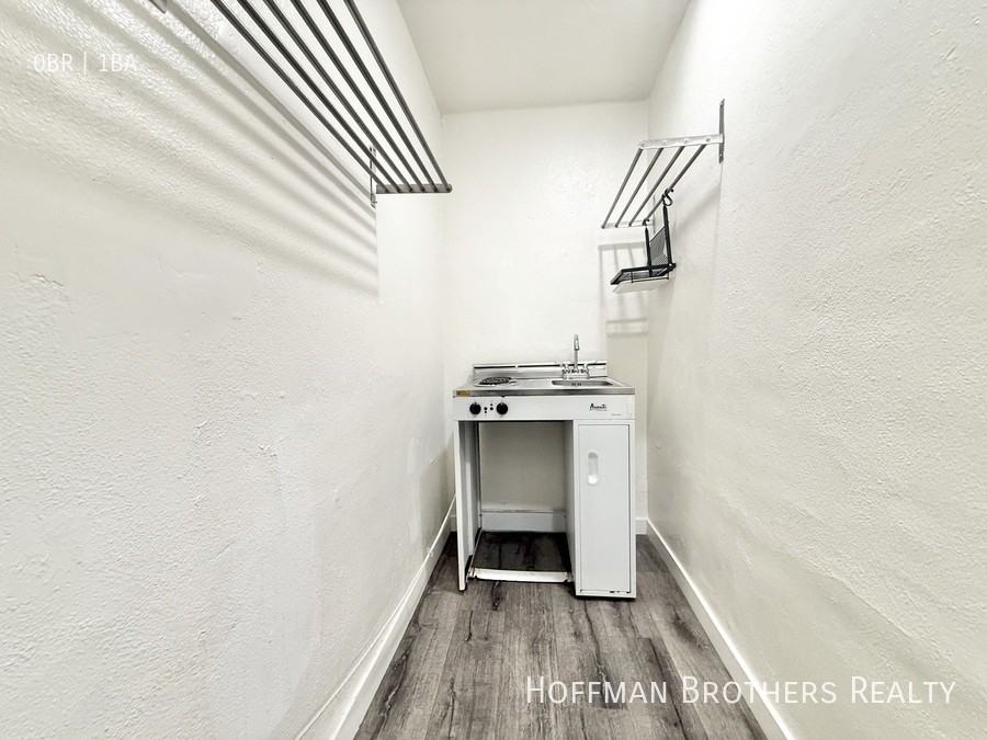 1833 S Beverly Glen Blvd #B - Photo 2 of 6