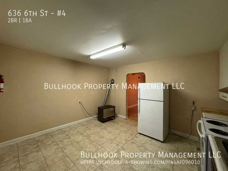 636 6th St #4 - Photo 3 of 9