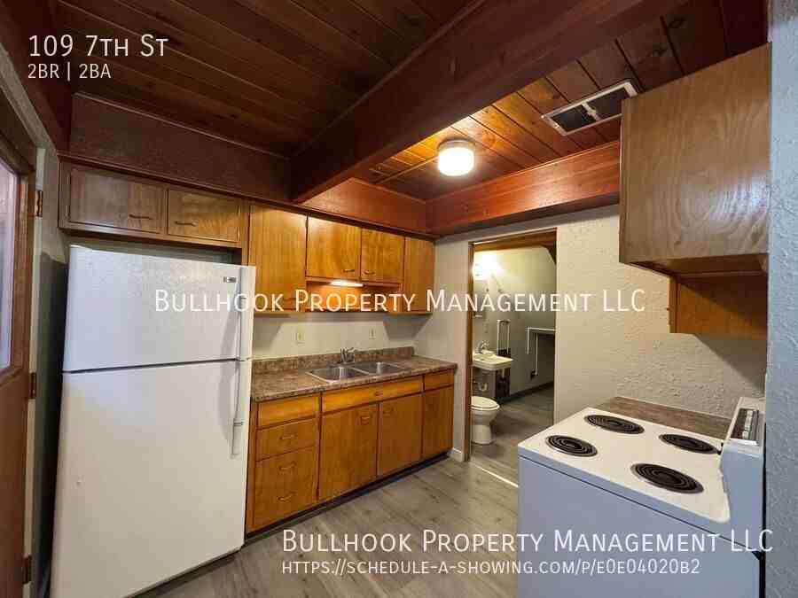 109 7th St - Photo 5 of 17