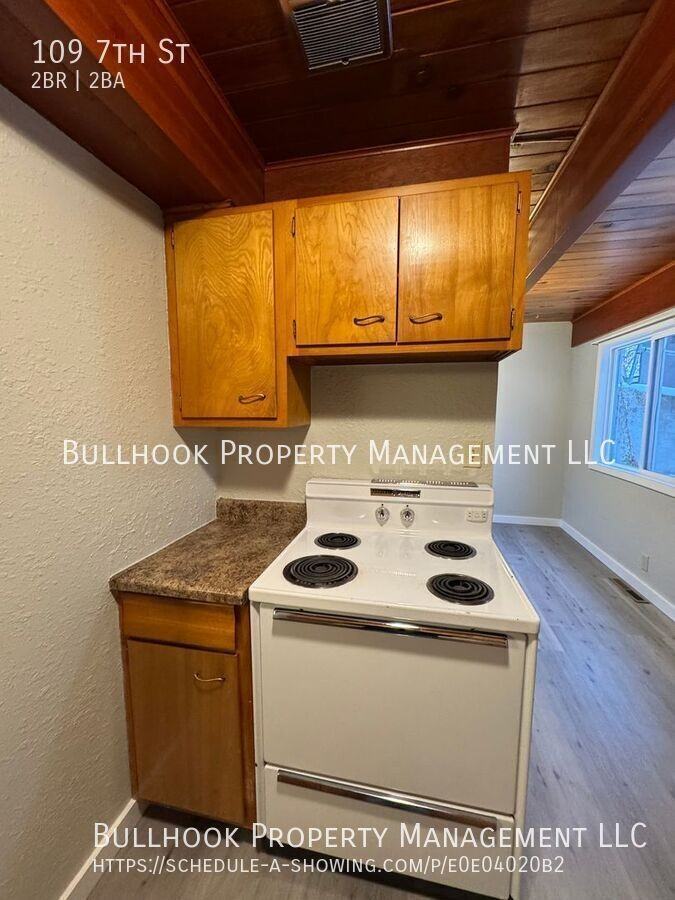 109 7th St - Photo 6 of 17