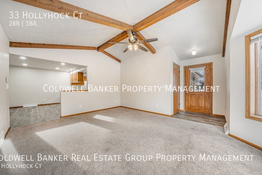 33 Hollyhock Ct - Photo 3 of 28