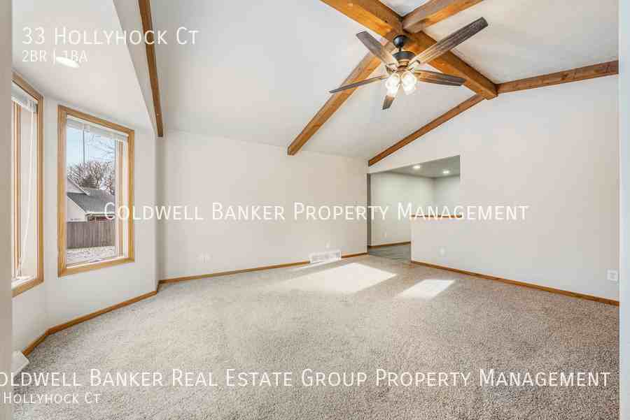 33 Hollyhock Ct - Photo 4 of 28