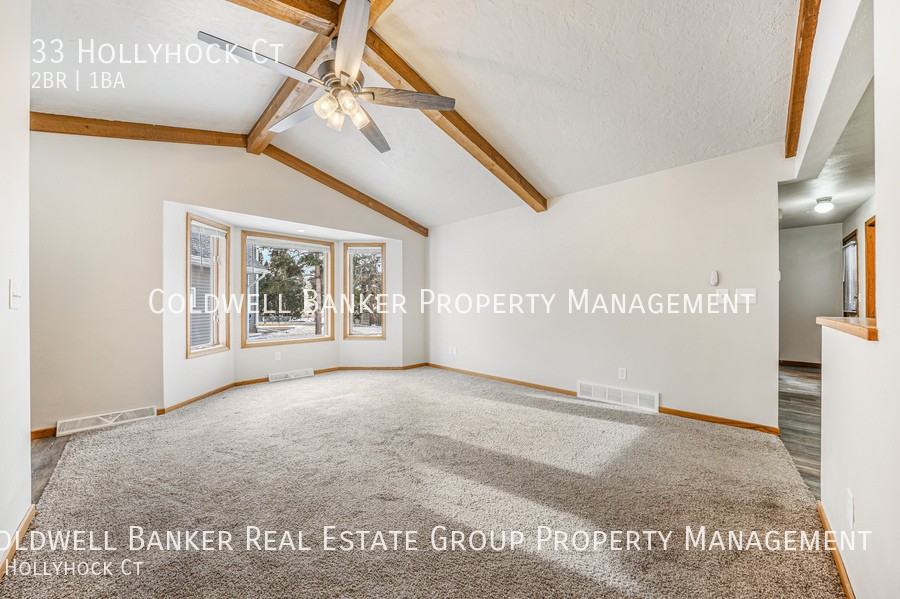 33 Hollyhock Ct - Photo 5 of 28