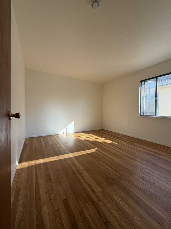 3322 J St #4 - Photo 5 of 5