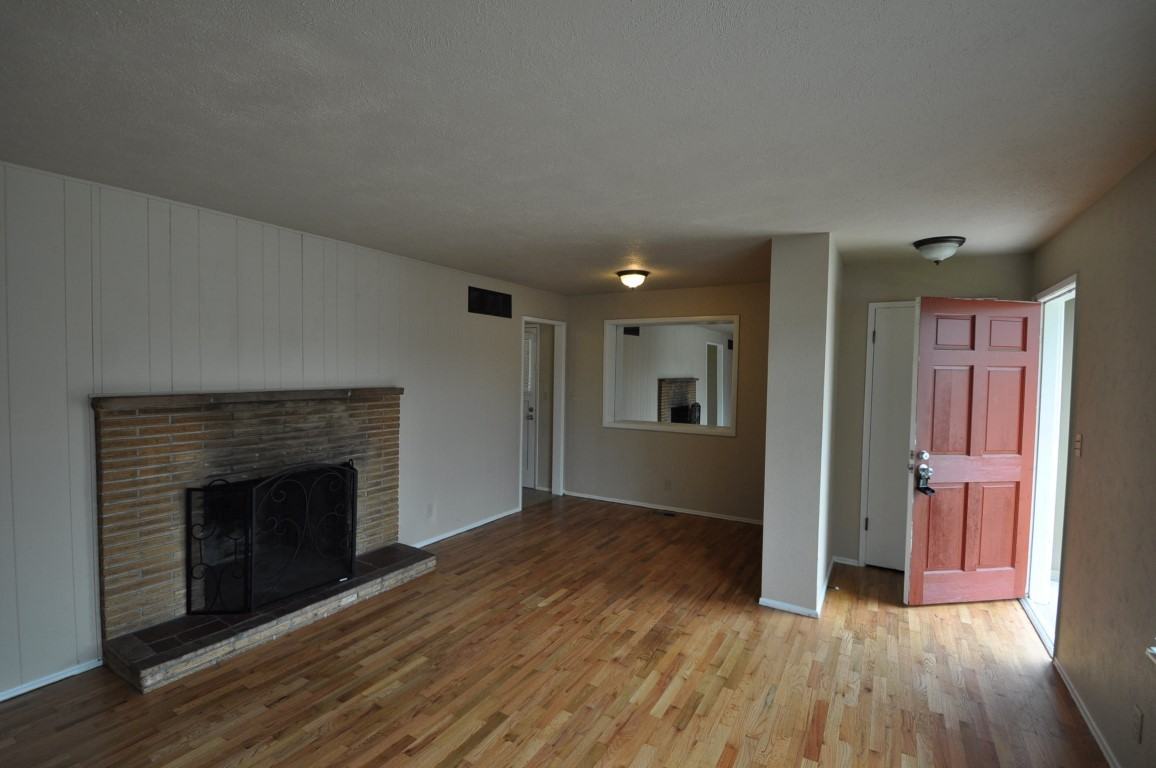 313 Cherry Ave - Photo 2 of 8