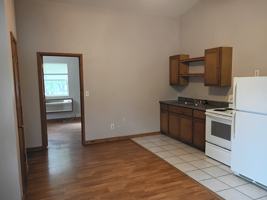 featured image of 295 W Ellis St #7