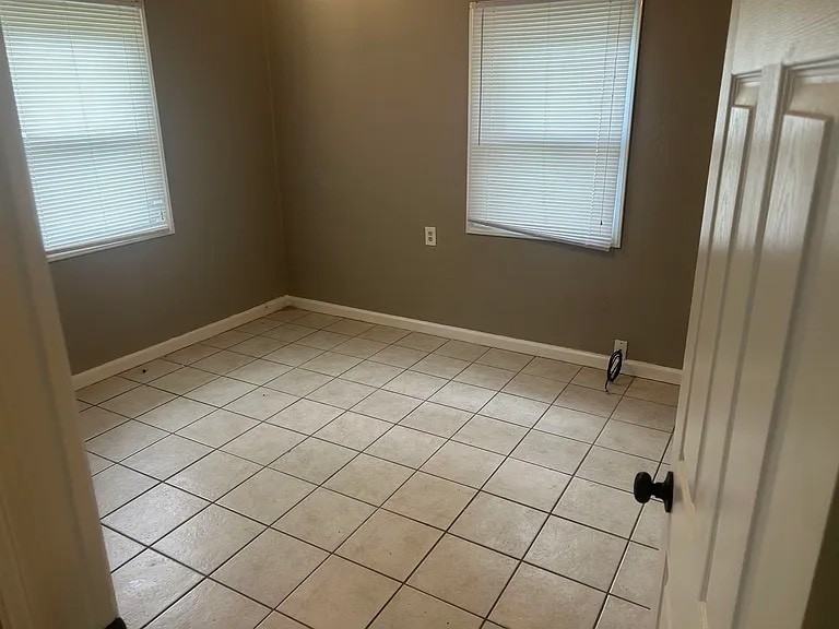 284 W Wood St - Photo 5 of 5