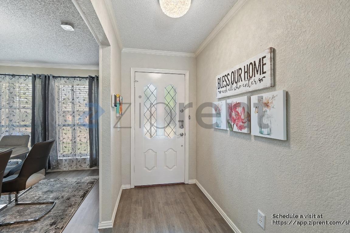 2108 Winona Dr #1 - Photo 5 of 34