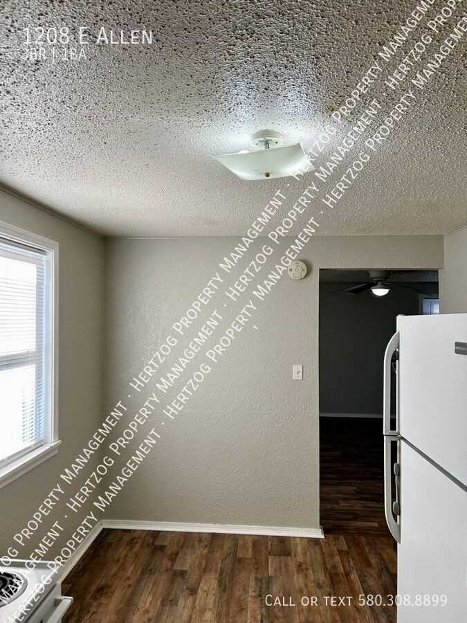 1208 E Allen - Photo 7 of 17