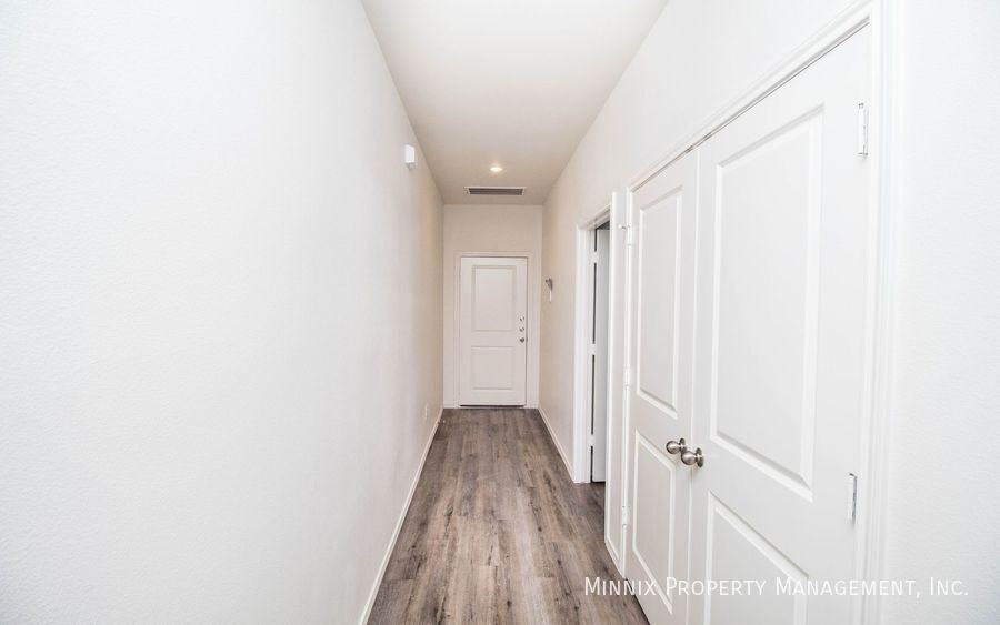 6908 21st St - Photo 3 of 30