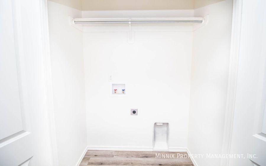 6908 21st St - Photo 4 of 30