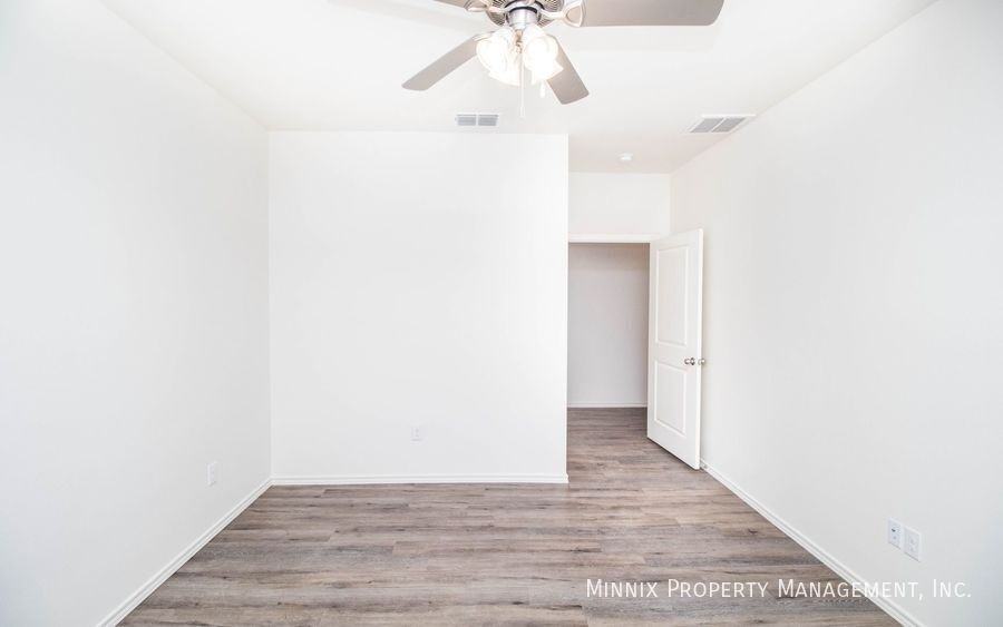 6908 21st St - Photo 6 of 30