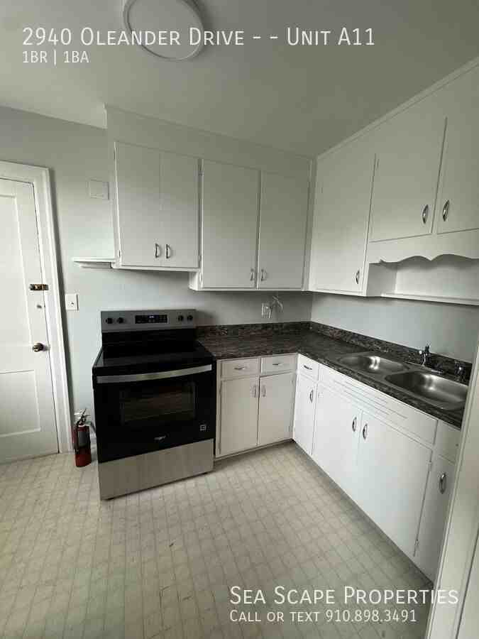 2940 Oleander Dr #A11 - Photo 6 of 14