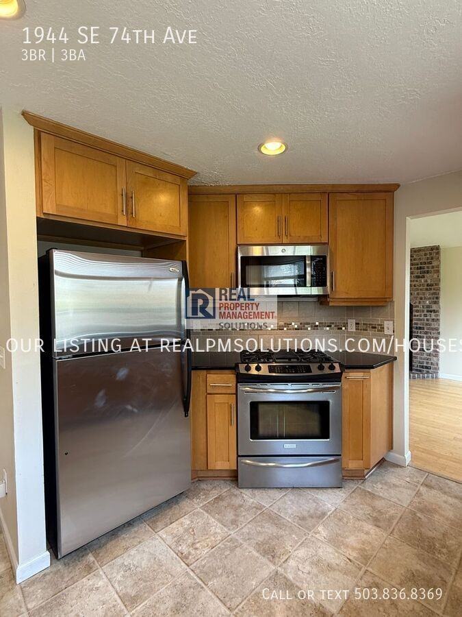 1944 Se 74th Ave - Photo 7 of 30