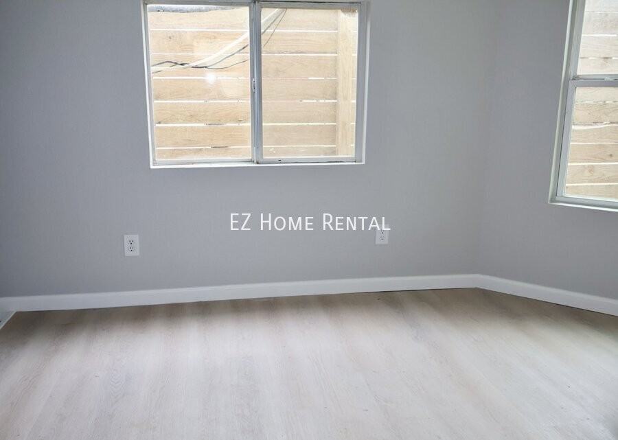 7515 Bayway Dr #5 - Photo 3 of 11