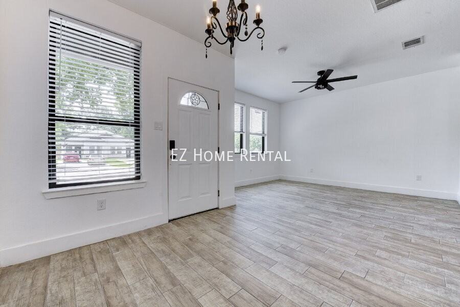 5121 Southwind St #B - Photo 4 of 22