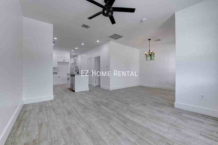 5121 Southwind St #B - Photo 6 of 22