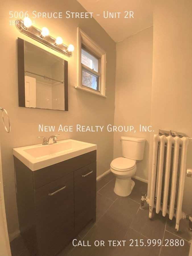 5006 Spruce St #2R - Photo 7 of 14