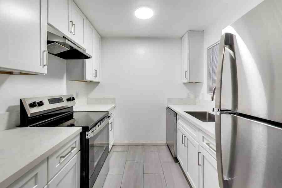 2820 Park Blvd #101 - Photo 2 of 22