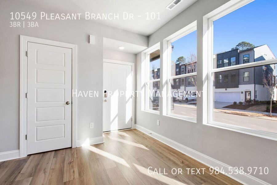 10549 Pleasant Branch Dr #101 - Photo 7 of 35