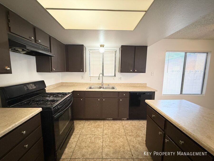 129 Colbath St - Photo 6 of 31