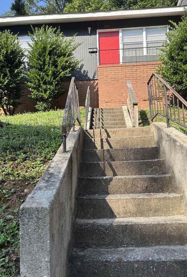 250 Ridgewood Ave - Photo 2 of 17