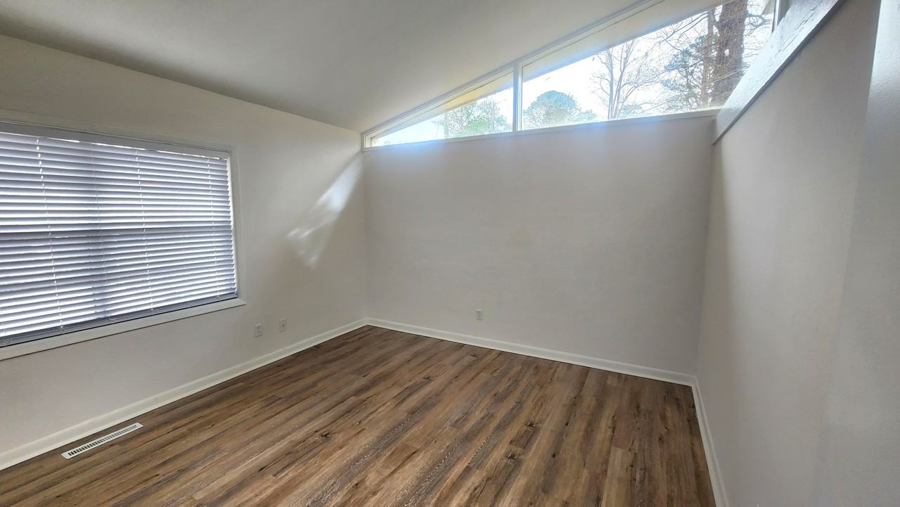 250 Ridgewood Ave - Photo 7 of 17