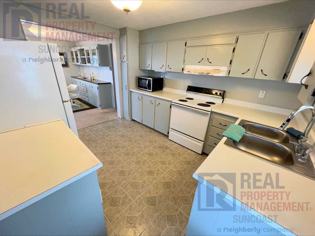 1207 45th Ave E - Photo 5 of 18