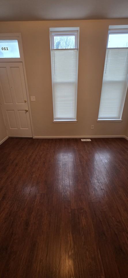 120 S Mount St #1 - Photo 3 of 8