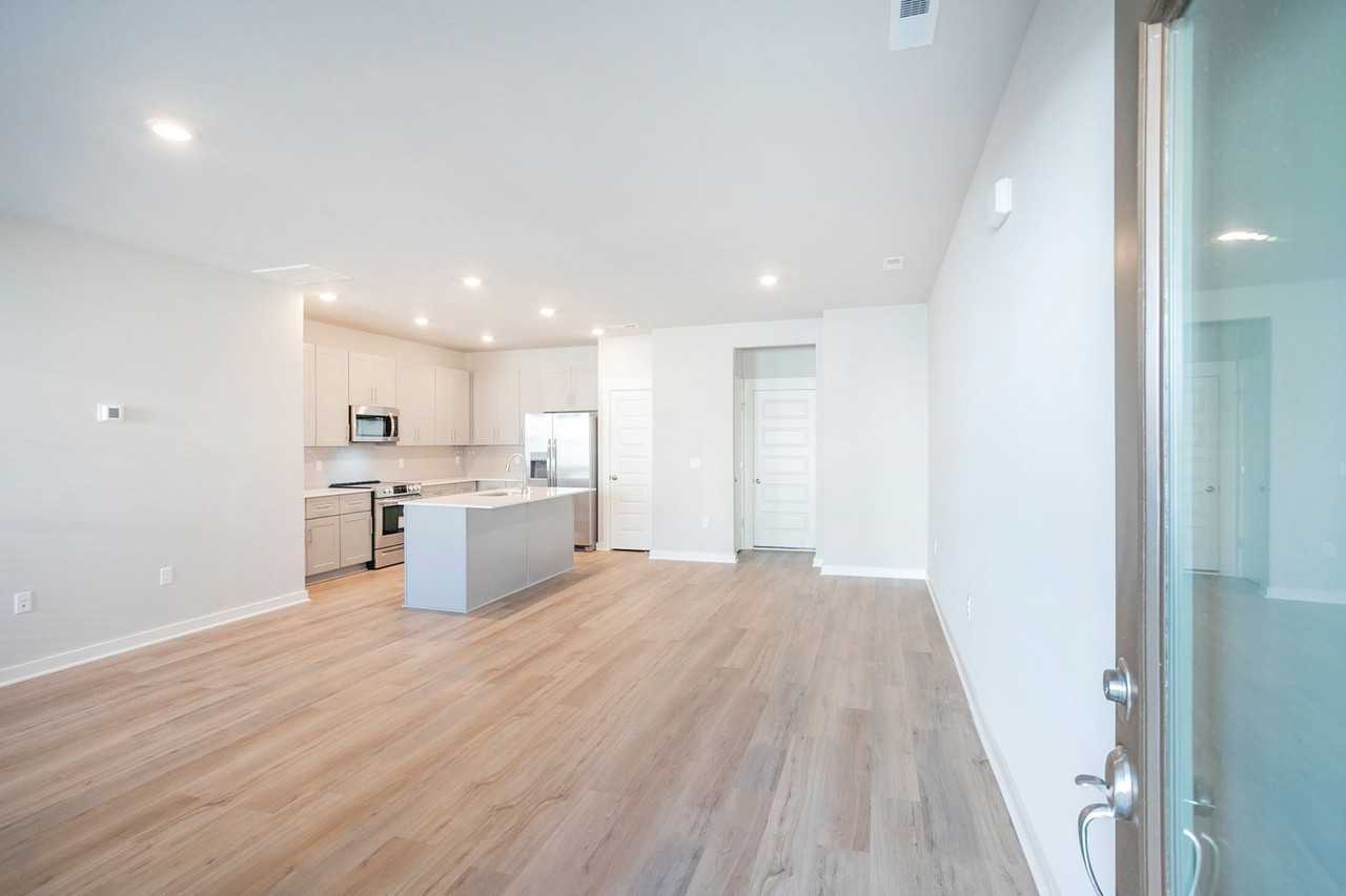 4509 Sardius Dr - Photo 3 of 39