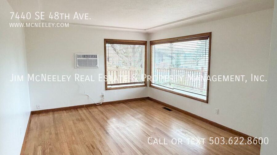 7440 Se 48th Ave - Photo 3 of 25