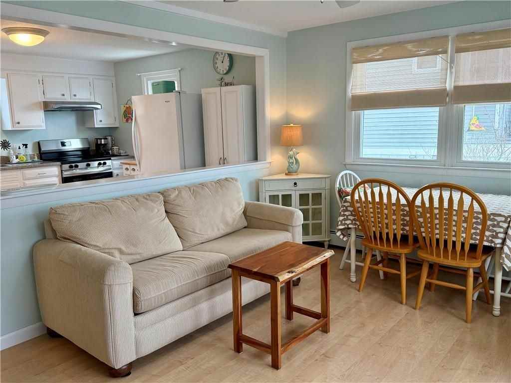 7 Salt Pond Way - Photo 2 of 14