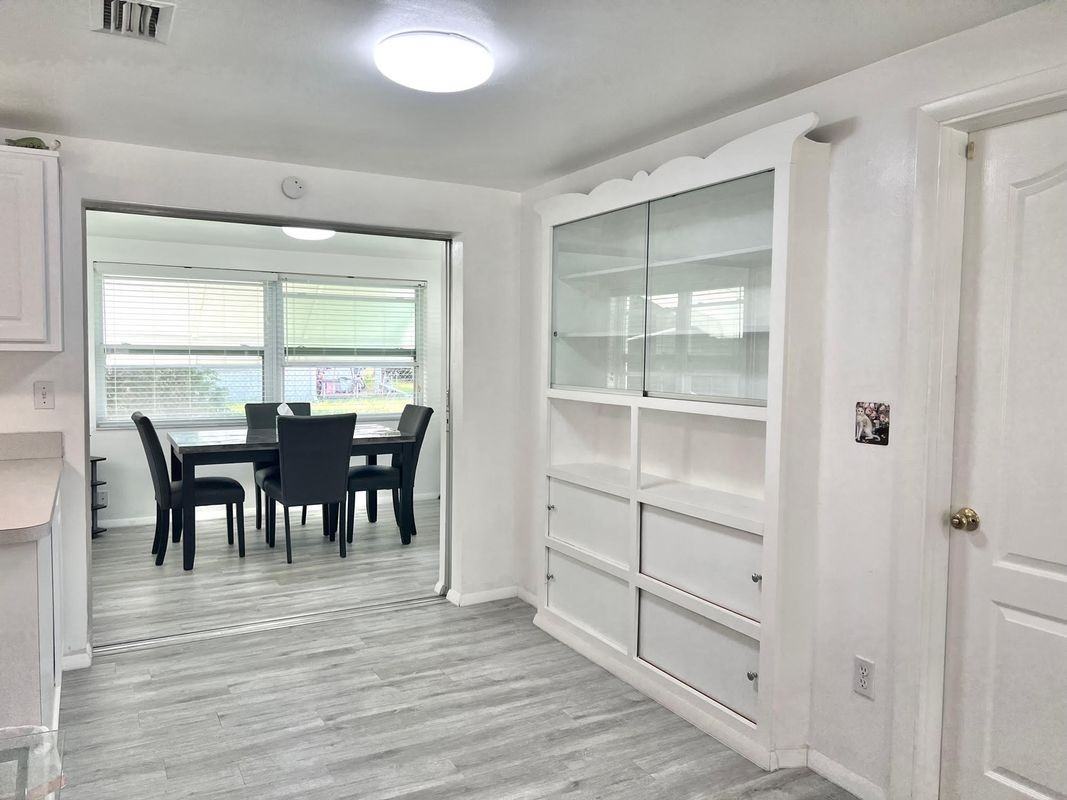 4640 Taray Ln - Photo 3 of 4