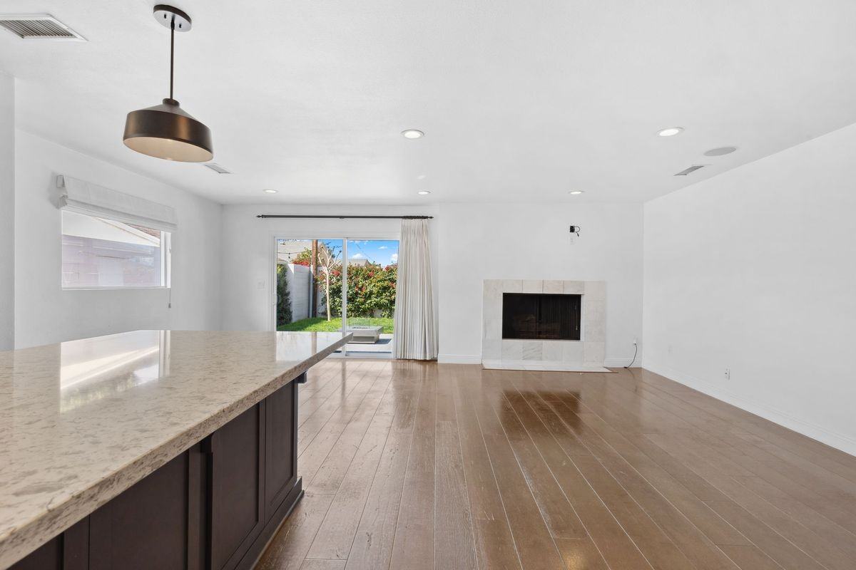 15519 Gerkin Ave - Photo 4 of 22