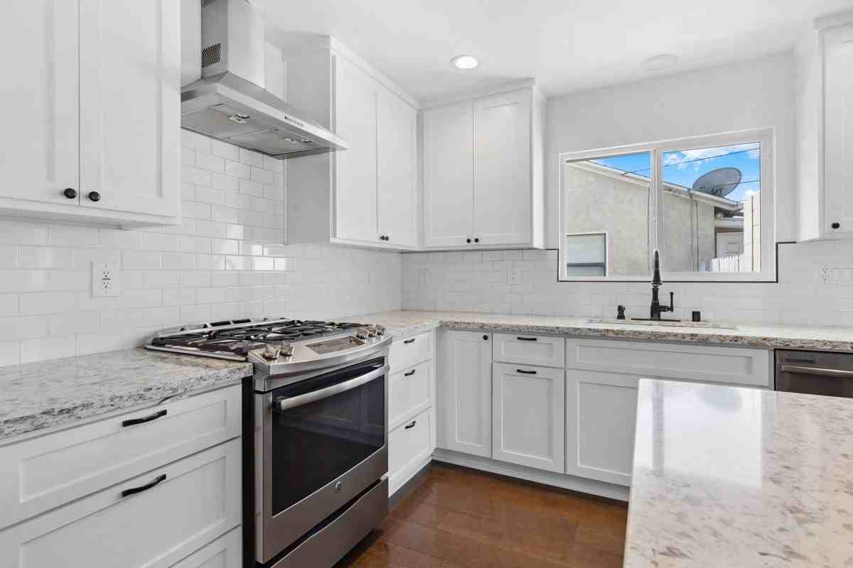 15519 Gerkin Ave - Photo 7 of 22