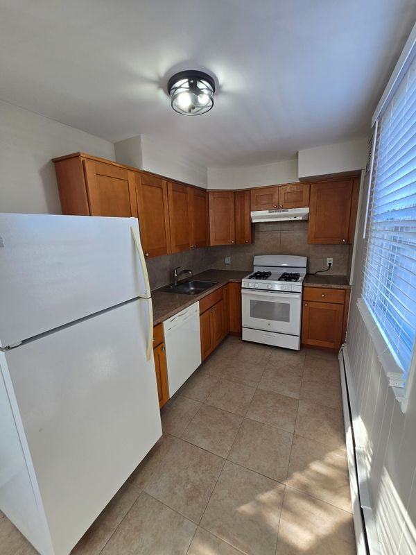 1849 Stanwood St ##2 - Photo 4 of 9