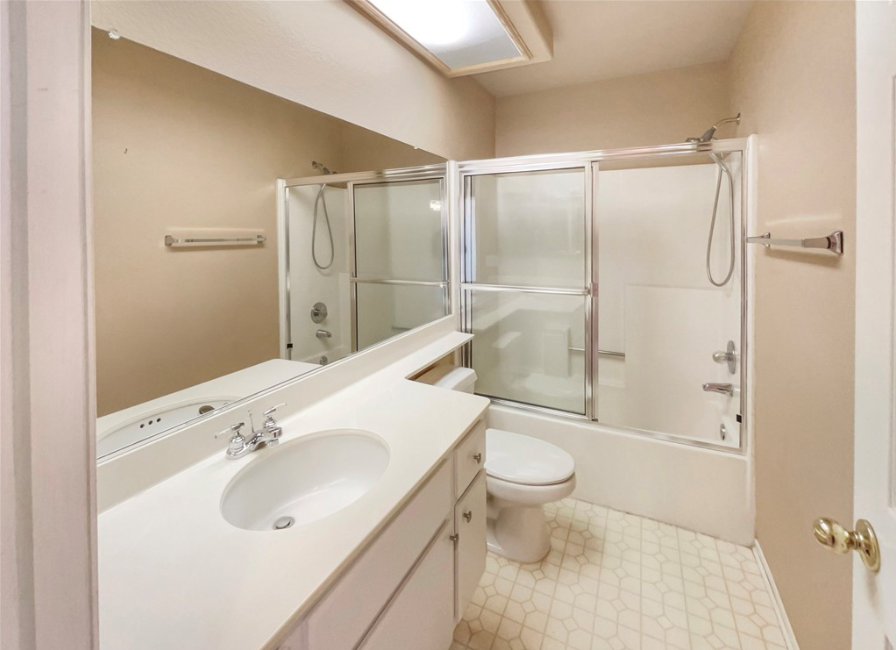 12196 Nugget Ave - Photo 5 of 22