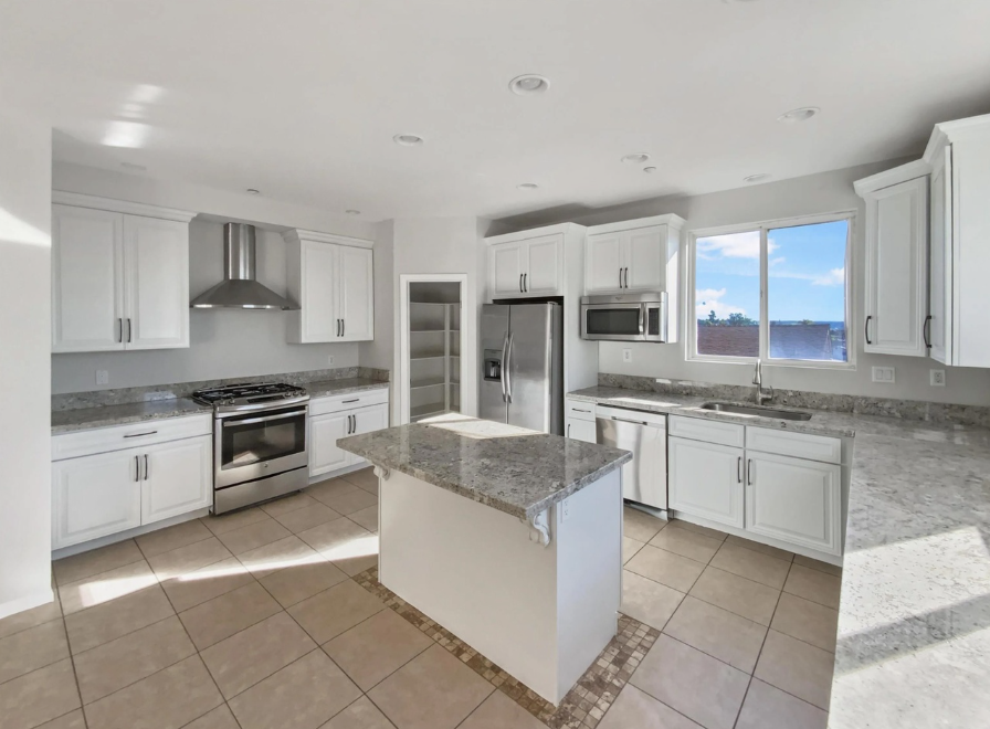 1504 San Bernardino Ave - Photo 2 of 26