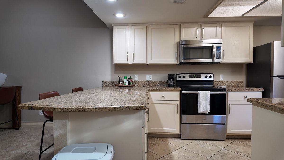 1809 Highland Park Ave - Photo 2 of 16