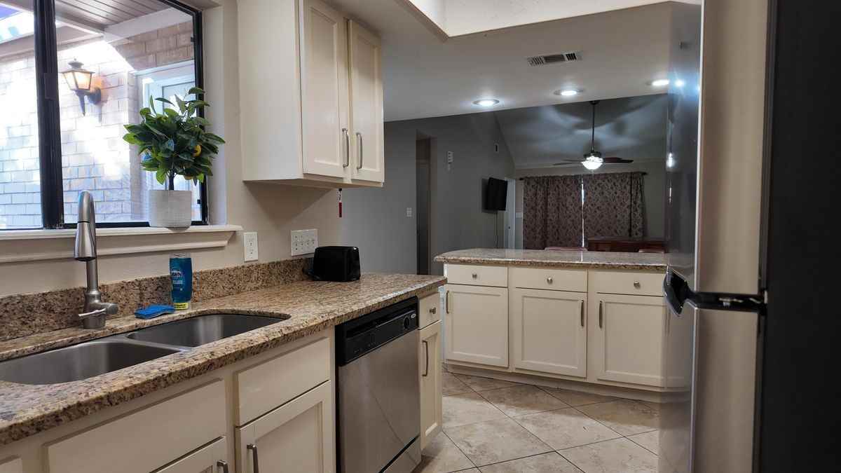 1809 Highland Park Ave - Photo 3 of 16